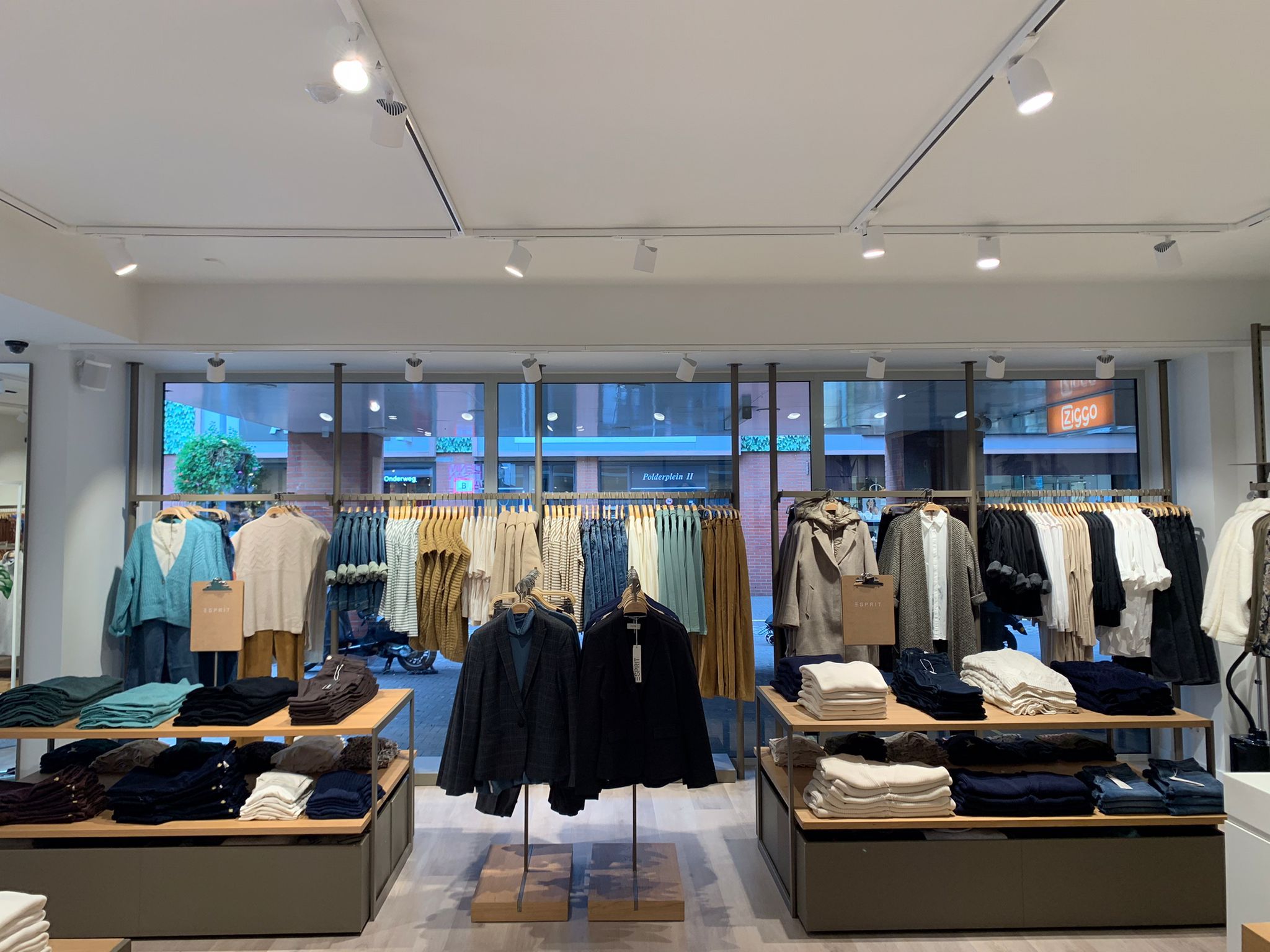 Esprit Hoofddorp retail Eclectic Lighting